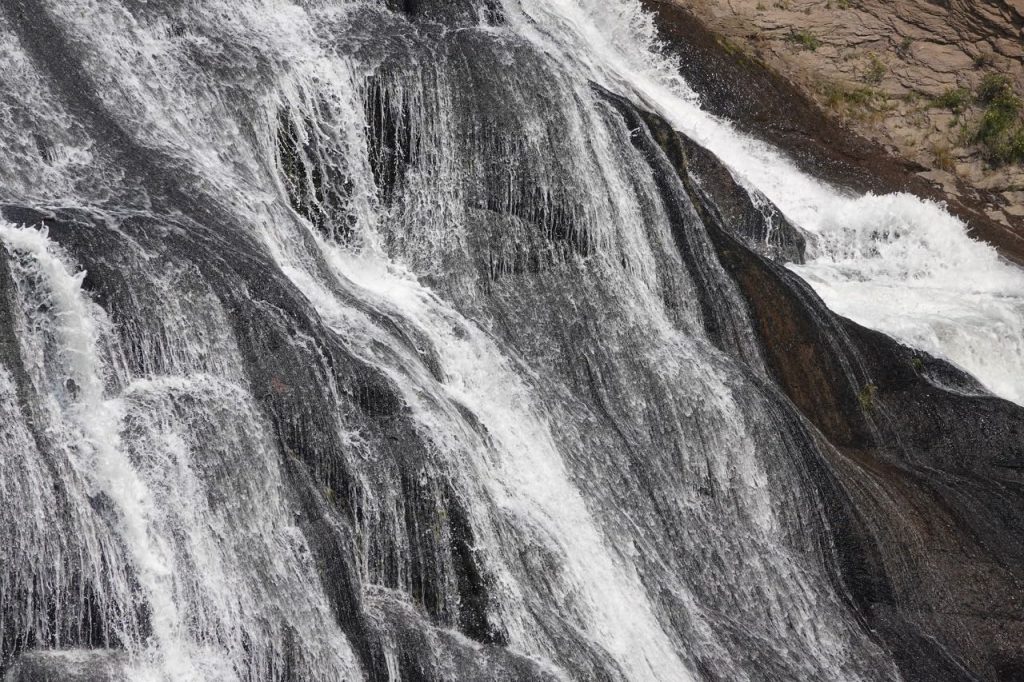 Gibbon Falls Waterfall (DSC06041)