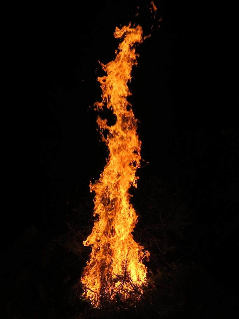 Tall Bonfire (IMG_0792)
